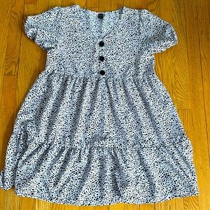 Cute Large SHEIN black and white babydoll dress.